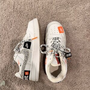Nike Kids Sneakers in White and Orange